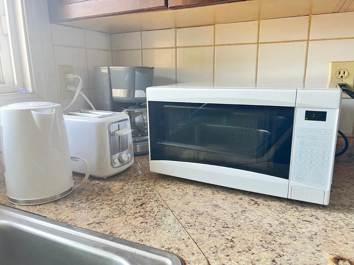 Room In Edmonton*Wifi*Netflix*Tv*Parking Homestay szállás Edmonton